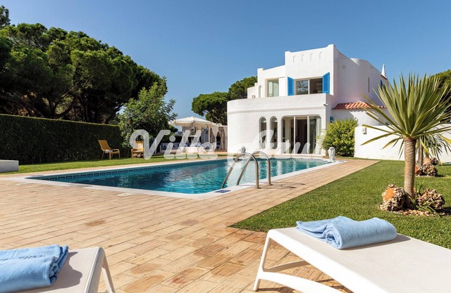 Homerez - Villa with pool in Quarteira