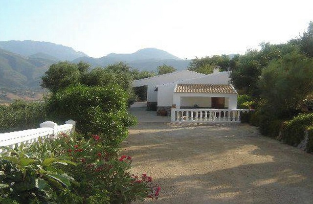 Homerez - Einladendes Chalet mit See- und Bergblick - El Gastor