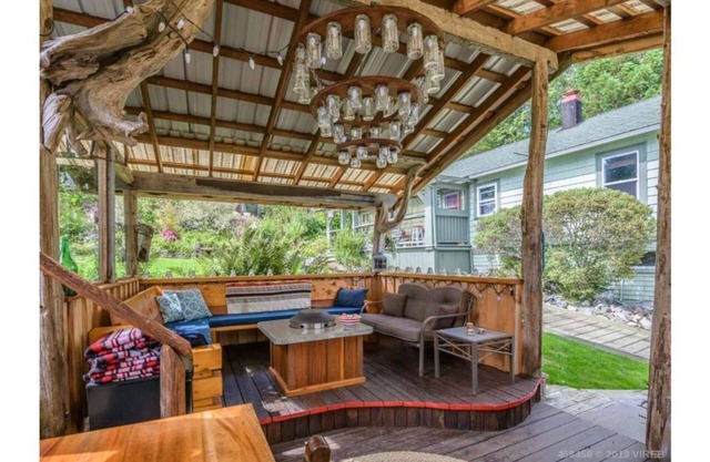 Homesteader Cottage 8 Acre Waterfront Estate wDock