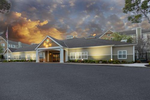 Homewood Suites by Hilton Newark Fremont