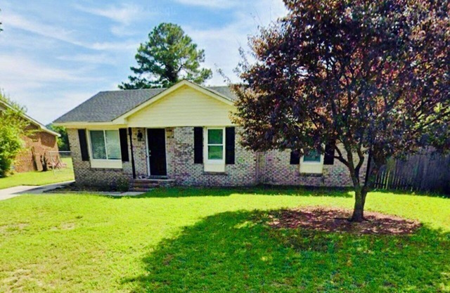 Homey Bungalow 3 min to ECU, Hospital & Uptown