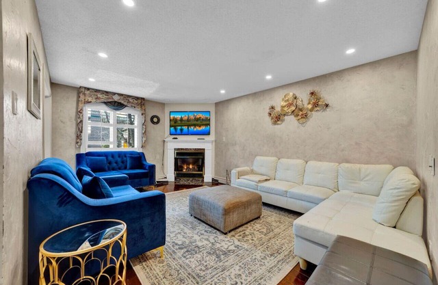 Homey Queen Retreat with Kitchen & Living Room