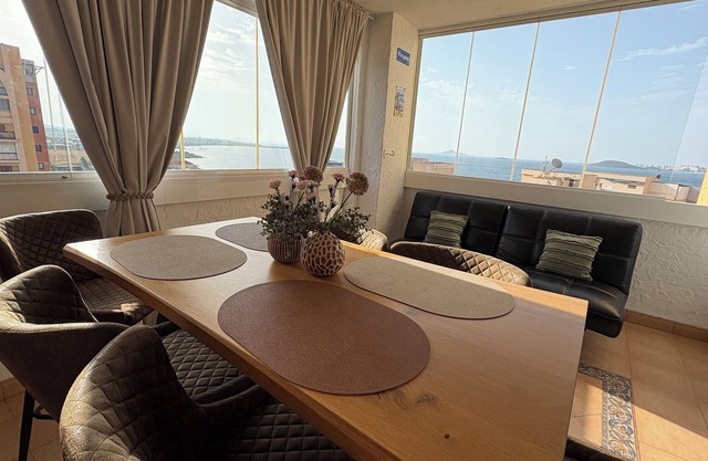 HondaMar Schönes 3 Zimmer-Apartment direkt am Meer mit Blick auf zwei Meere.