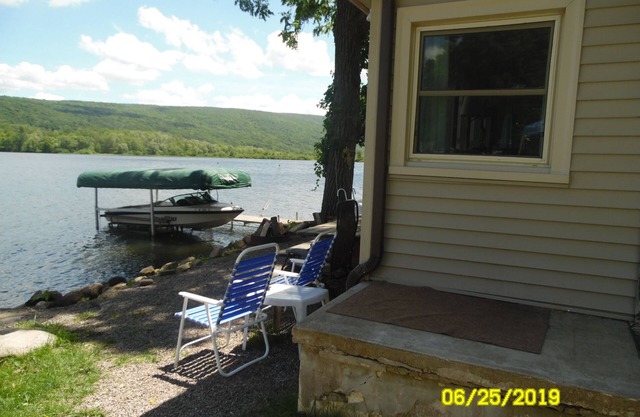 Honeoye Lake Waterfront Cottage