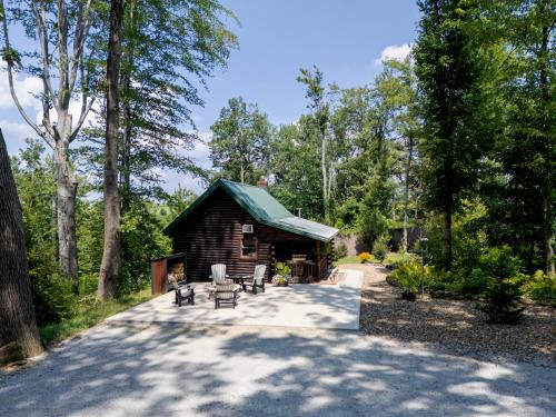 Honey Bear Cabin