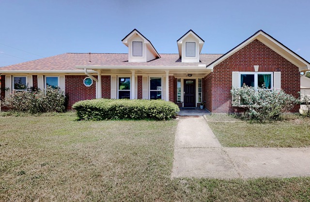 Honey Homestead | House in Rosenberg