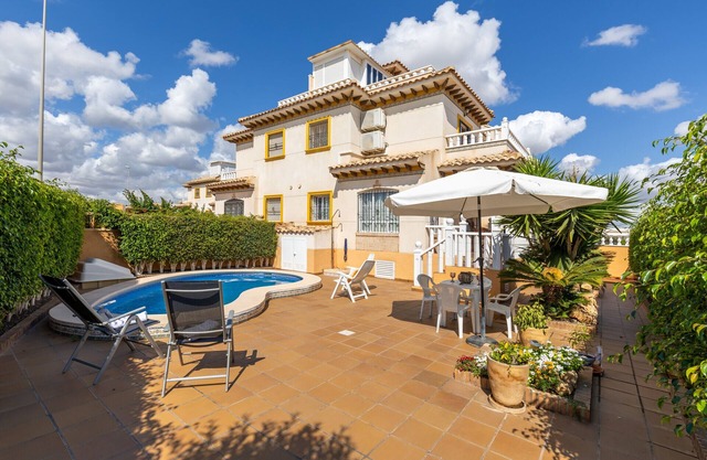 Honey Life Villa by Fidalsa