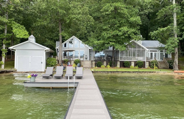 Es gibt keine bessere Unterkunft als HONEY'S HIVE am BEAUTIFUL LAKE MARTIN