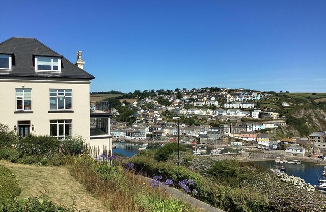Honeycombe House