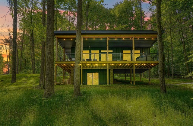 Honeymoon Hollow Cabin ~ Modern Meets Nature