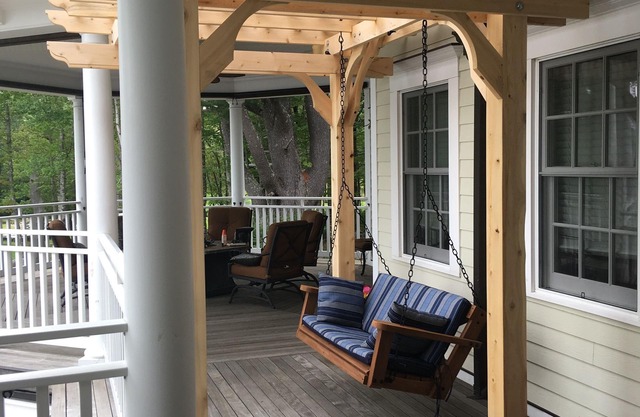 Honeymoon Suite w/private deck over looking St Croix River.