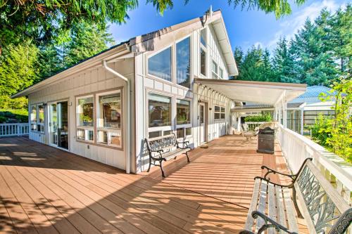 Hood Canal Home with Hot Tub - Bordering Olympic NP!