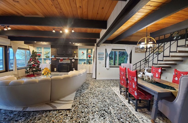 ** OCEANFRONT ** Shoofly Creek Retreat am Hood Canal