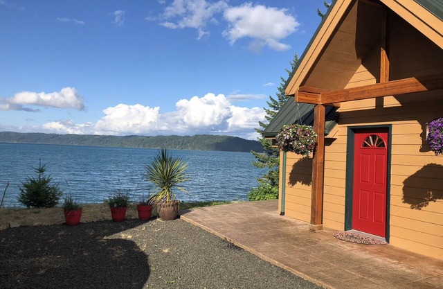 Hood Canal Waterfront Home - unglaubliche Aussicht, Wildtiere, Austern, Kajaks!