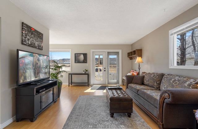 Hoodoo Hideout | Family Retreat | King Suite