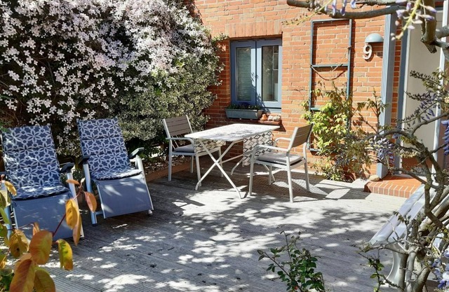 Hook - Ferienwohnung Hook - mit Südterrasse, sehr ruhige Lage