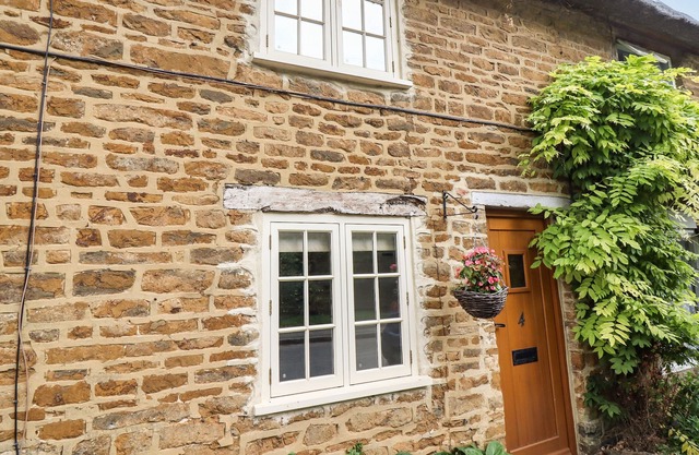 Hooky Cottage, HAKEN NORTON