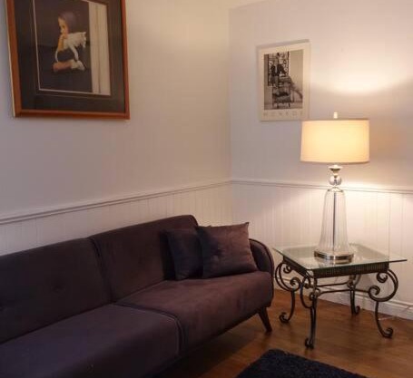 Hope Floats Hideaway (Private Suite in Uxbridge, Ontario)