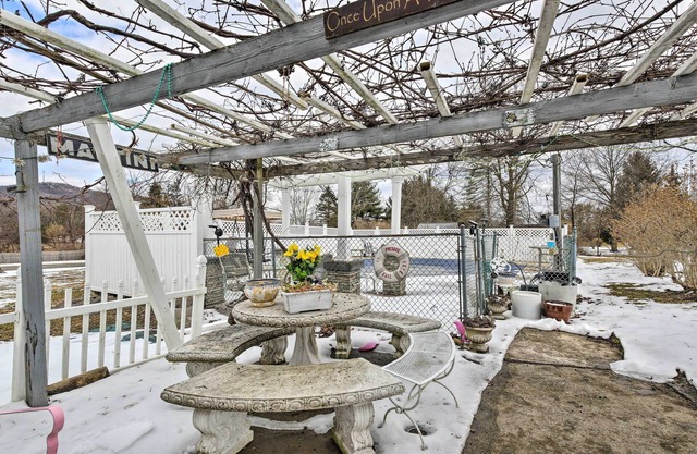 Hopewell Junction Apartment w/Community Pool