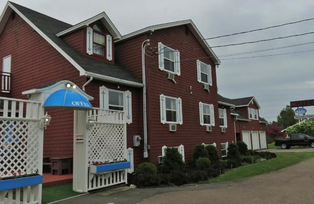 Hopewell Rocks Motel & Country Inn