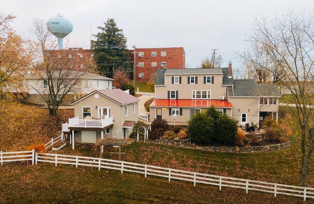 Horizon Haven | Family Getaway in Amish Country w/ Big Views + 3 min walk to food & shops