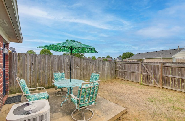 Horn Lake Townhome: 14 Mi to Downtown Memphis!