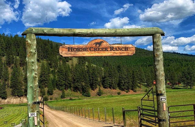 Horse Creek Ranch Luxurious Western Bunkhouse/Cabin