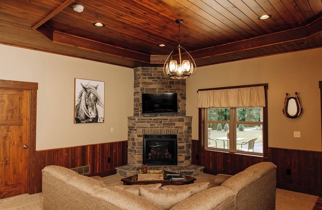 Horse Haven Suite: Luxury Suite in Amish Country, Ohio.