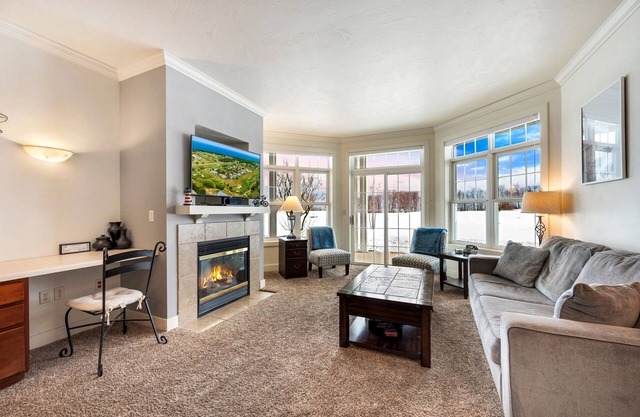 Horseshoe Bay Club Cottage #1-Inclusive Golf Course and Club Access!