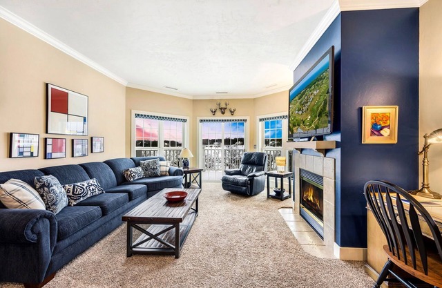 Horseshoe Bay Club Cottage #4-Inclusive Golf Course and Club Access!