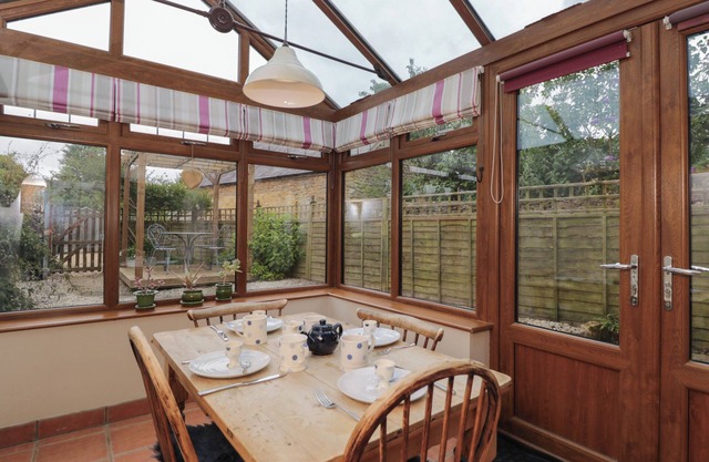 Horseshoe Cottage