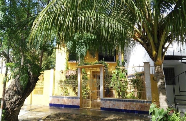 Hospedaje-Balkone (Altabrisa)