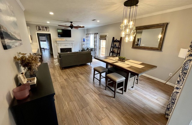 Hospitable Reservoir home w/King Bed near Shaggy’s