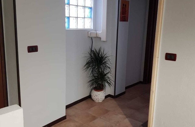 Host Civic 4, surrounded by greenery 30 minutes from Turin and Alba