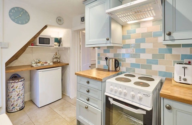 Host & Stay | Claire's Cottage
