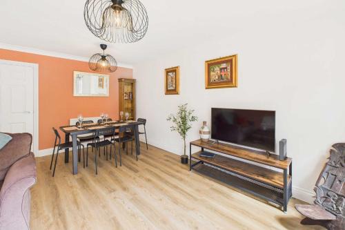 Host & Stay - Clearwell Gardens