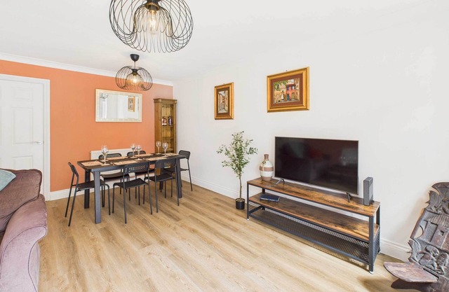 Host & Stay | Clearwell Gardens
