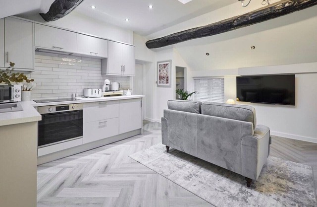 Host & Stay | Eccles Retreat