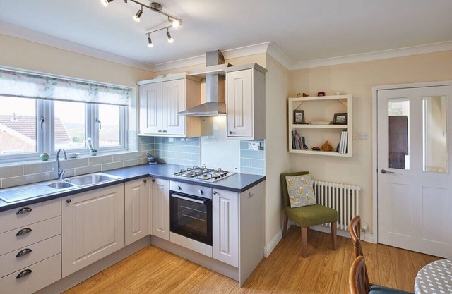 Host & Stay | Coach Cottage