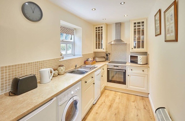 Host & Stay | Kingfisher Cottage