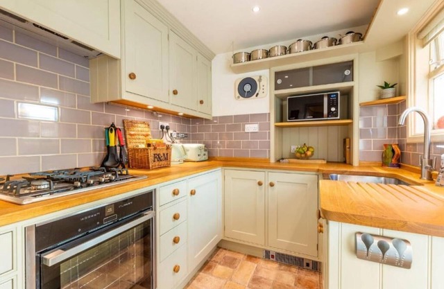Host & Stay | Norfolk Historic Townhouse