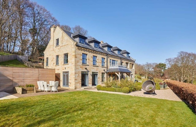 Host & Stay | The Lakehouse