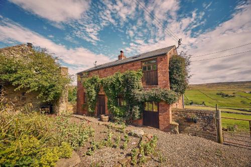 Host & Stay - The Red Brick Barn