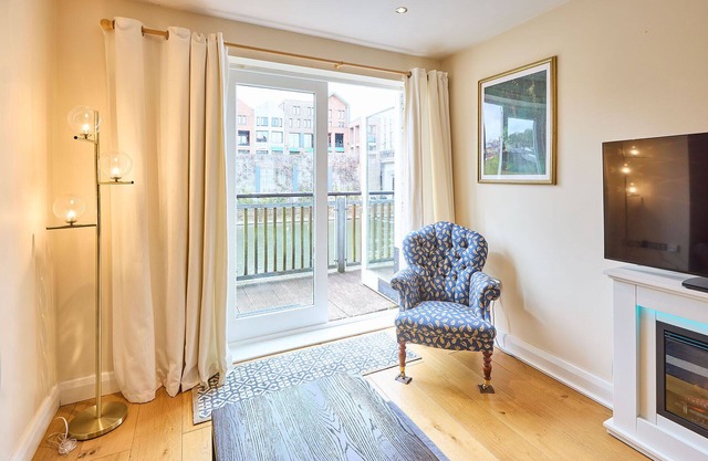Host & Stay | Waterside