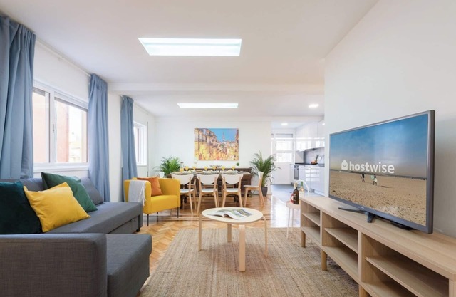 Host Wise - Spacious Fresh Flat w/ Terrace | Sea