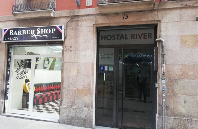 Hostal River