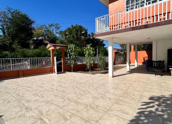 hostal tik hall