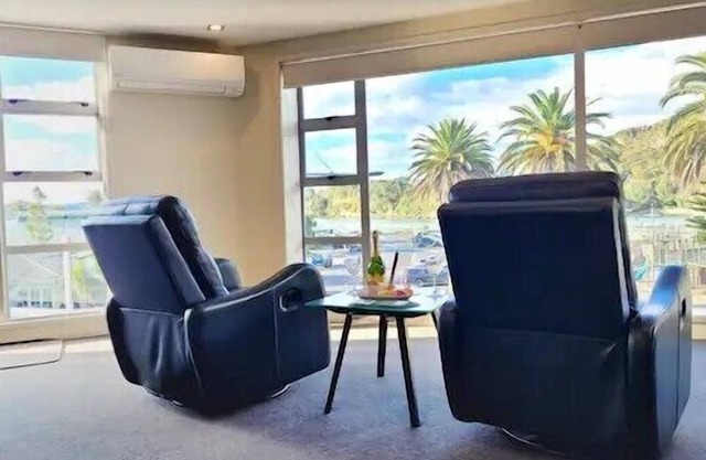 Hosts on the Coast Esplanade Harbour View Apartment 111