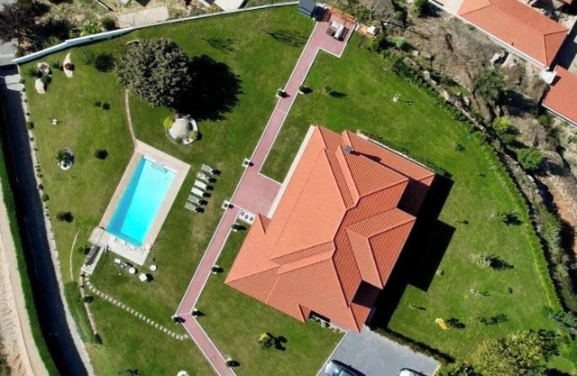 HostWise – Douro View Villa w/ 10 Suites and Pool