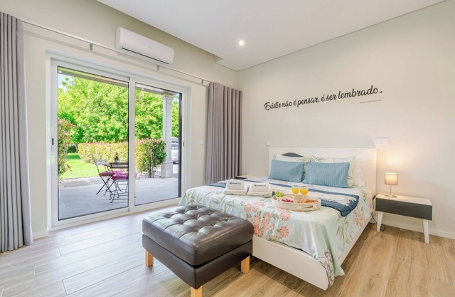 HostWise – Douro View Villa w/ 10 Suites and Pool